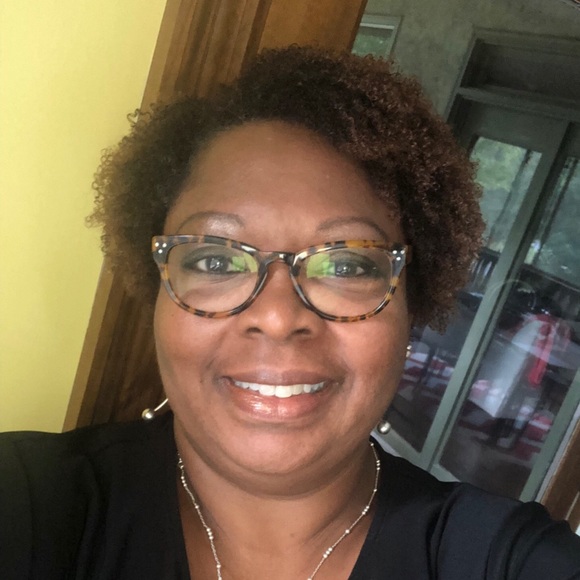 Meet your Posher, Latricia - Picture 2 of 2